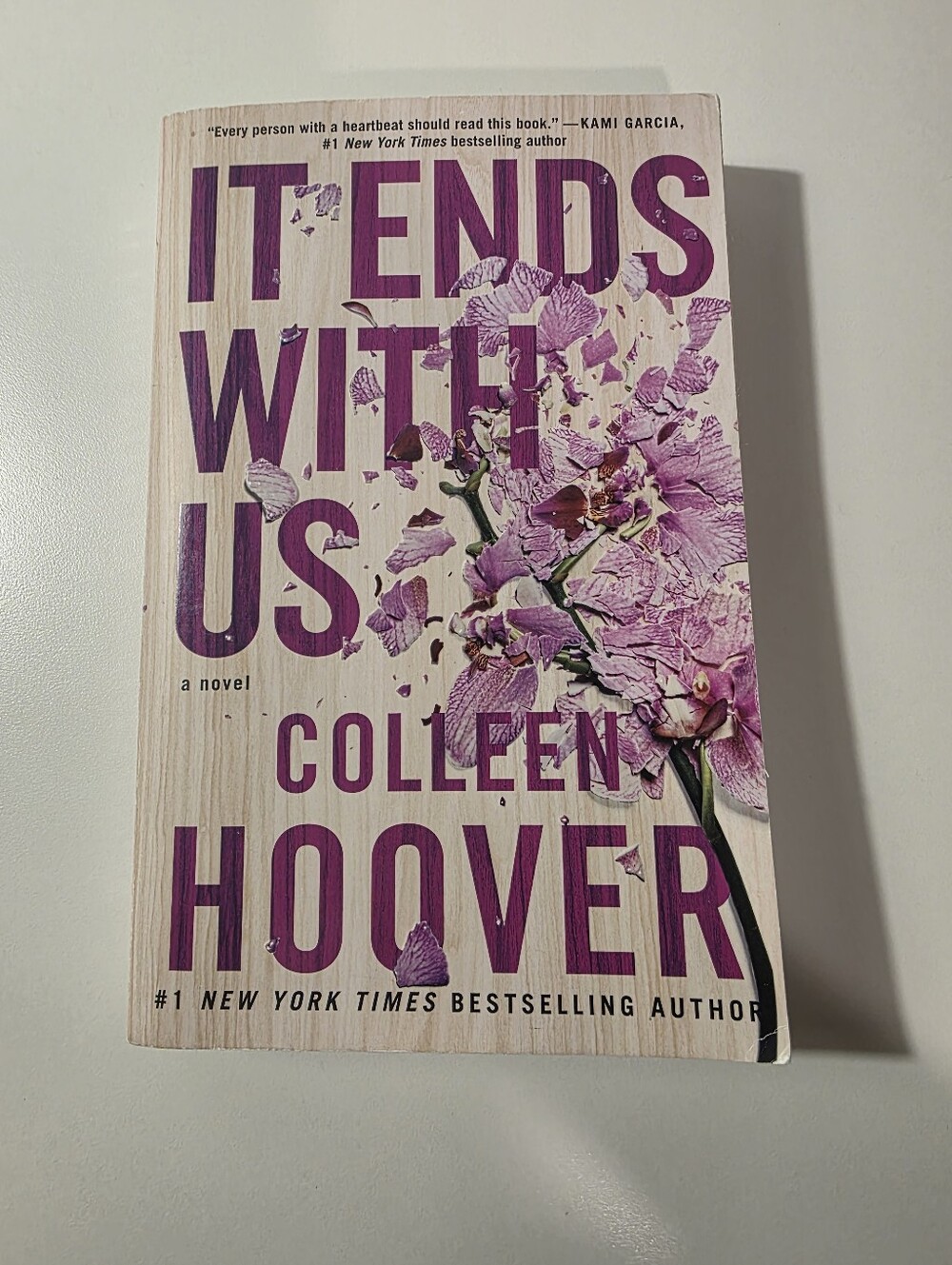 It Ends With Us by Colleen Hoover - Preowned - Paperback